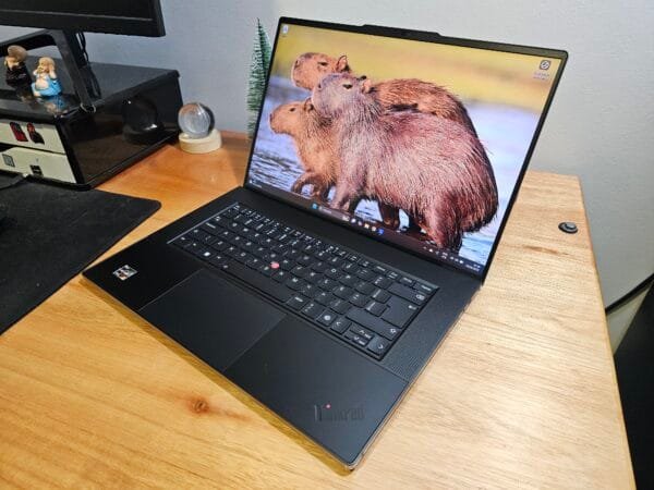 Lenovo Thinkpad Z16 Ryzen 7 6850H AMD Radeon RX6500M 4GB 32GB Ram 2TB Ssd 16 pol WUXGA - Imagem 4