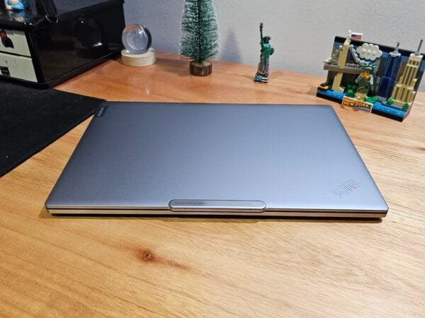 Lenovo Thinkpad Z16 Ryzen 7 6850H AMD Radeon RX6500M 4GB 32GB Ram 2TB Ssd 16 pol WUXGA - Imagem 8