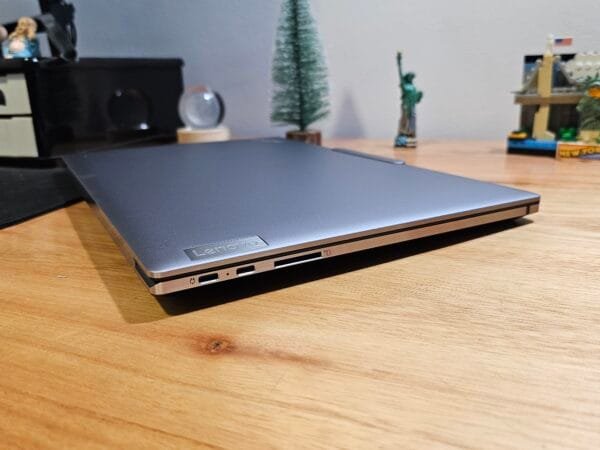 Lenovo Thinkpad Z16 Ryzen 7 6850H AMD Radeon RX6500M 4GB 32GB Ram 2TB Ssd 16 pol WUXGA - Imagem 9