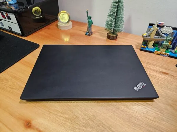 Lenovo Thinkpad T14 AMD Ryzen 5 Pro 5650U 16GB Ram 256GB Ssd 14 pol FHD - Imagem 5