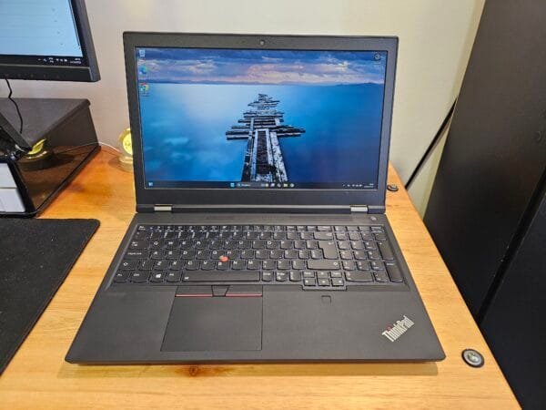 Workstation Thinkpad P15 Core i7 10850H Nvidia Quadro T1000 32GB Ram 512GB Ssd 15,6 pol FHD