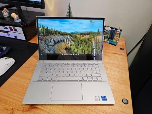 Dell Inspiron 2 em 1 Core i7 1185G7 16GB Ram 256GB Ssd 14 pol Fhd Touch