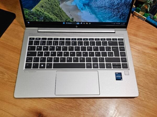 HP Elitebook 640 Core i5 1345U vPro 32GB Ram 500GB Ssd 14 pol FHD - Image 4