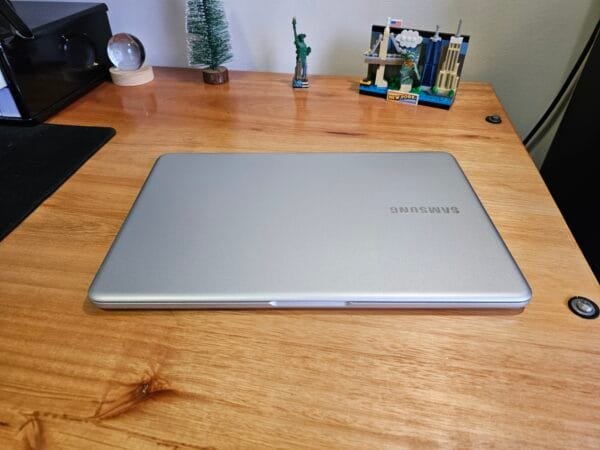 Samsung S51 Pro Core i7 8550U Nvidia MX150 2GB 16GB Ram 256GB Ssd 15,6 pol FHD - Imagem 6