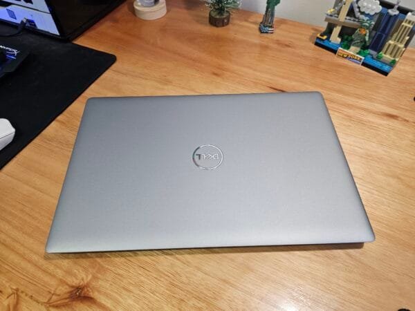 Workstation Dell Precision 3560 Core i7 1165G7 Nvidia Quadro T500 2GB 32GB Ram 1TB Ssd 15,6 pol FHD - Imagem 5