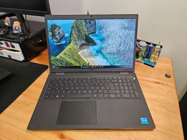 Dell Latitude 3520 Core i5 1135G7 16GB Ram 256GB Ssd 15,6 pol FHD
