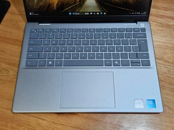 Dell Inspiron 5440 Core 7 150U 16GB Ram 512GB Ssd 14 pol WUXGA - Imagem 3