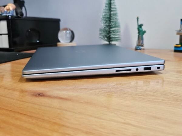 Dell Inspiron 5440 Core 7 150U 16GB Ram 512GB Ssd 14 pol WUXGA - Imagem 9