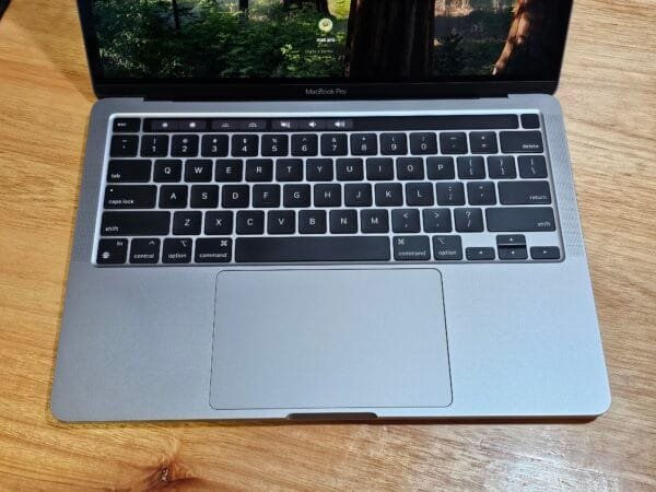 Apple Macbook Pro M1 8GB Ram 256GB Ssd 13,3 pol tela Retina Space Gray - Imagem 3