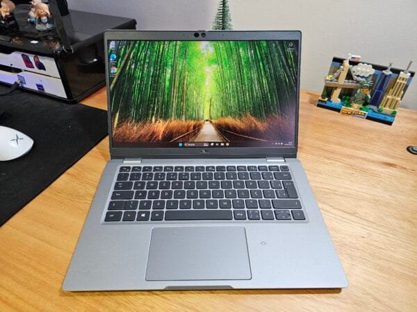 Dell Latitude 5330 Core i7 1265U vPro 16GB Ram 256GB Ssd 13,3 pol FHD