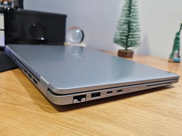 Dell Latitude 5450 Core Ultra 5 135U vPro 32GB Ram 512GB Ssd 14 pol FHD - Imagem 8