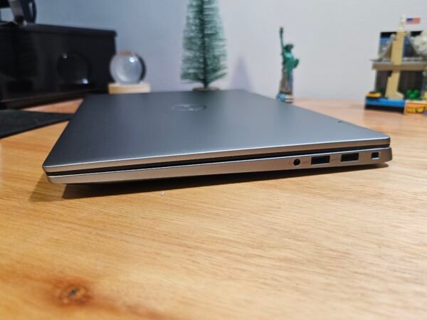 Dell 2 em 1 Latitude 7450 Core Ultra 7 165U 32GB Ram 512GB Ssd 14 pol WUXGA - Imagem 9
