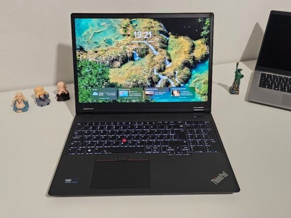 Workstation Lenovo Thinkpad P16v Core Ultra 7 165H Nvidia RTX Quadro A2000 8GB 32GB Ram 512GB Ssd 16 pol
