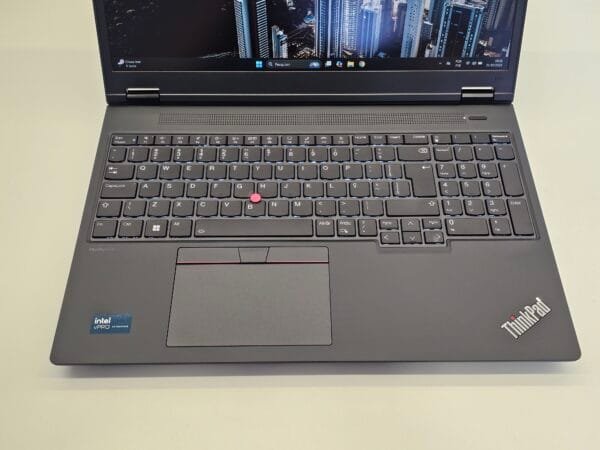 Workstation Lenovo Thinkpad P16v Core Ultra 9 185H Nvidia RTX Quadro A3000 8GB 32GB Ram 512GB Ssd 16 pol - Imagem 3