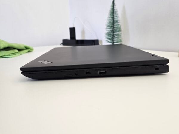 Workstation Lenovo Thinkpad P16v Core Ultra 9 185H Nvidia RTX Quadro A3000 8GB 32GB Ram 512GB Ssd 16 pol - Imagem 11