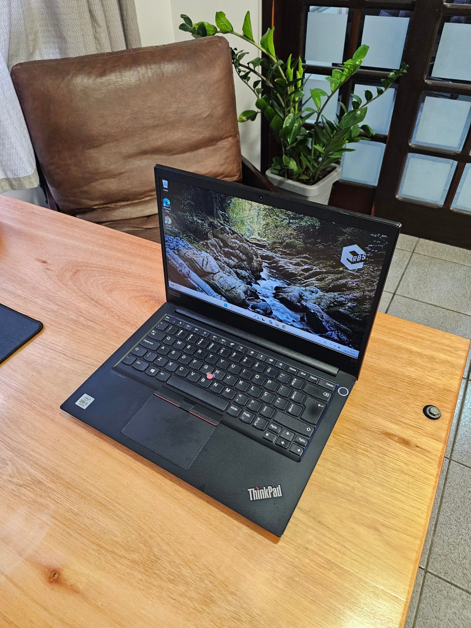 Lenovo Thinkpad E14 Gen 1 Core i5 10310U 8GB Ram 256GB Ssd 500GB Hdd 14 pol FHD - Imagem 3